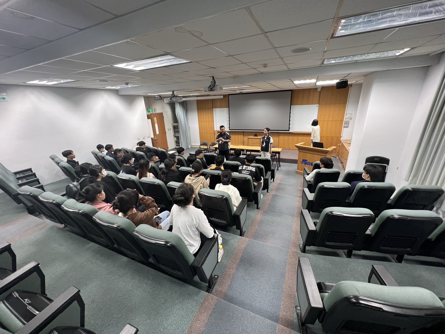 企業參訪 - 科技大廠